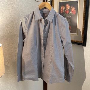 Chico’s No Iron Black/White Striped Shirt Size 0 Never Worn.